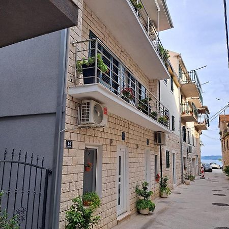 Studio Apartment Legcevic Kaštela Eksteriør bilde