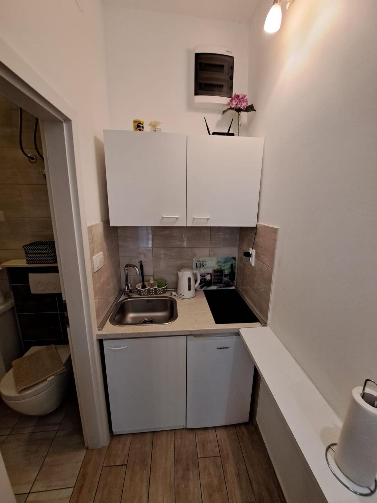 Studio Apartment Legcevic Kaštela Eksteriør bilde