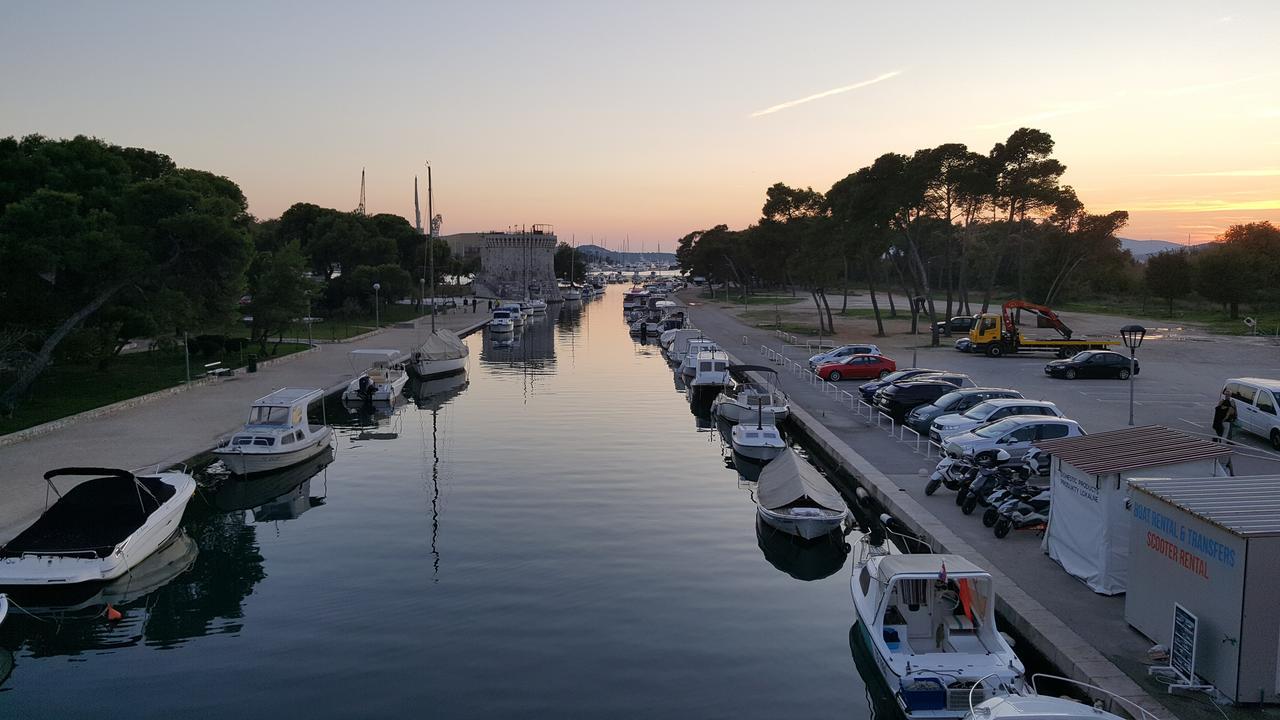 Studio Apartment Legcevic Kaštela Eksteriør bilde