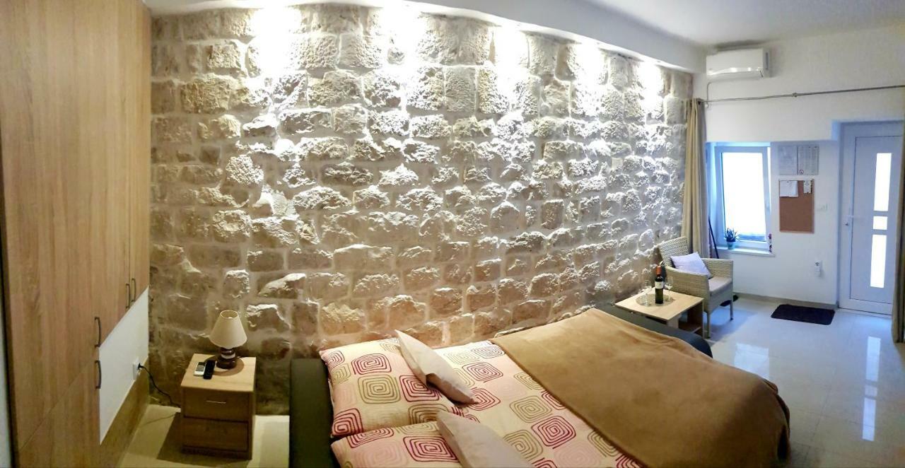 Studio Apartment Legcevic Kaštela Eksteriør bilde
