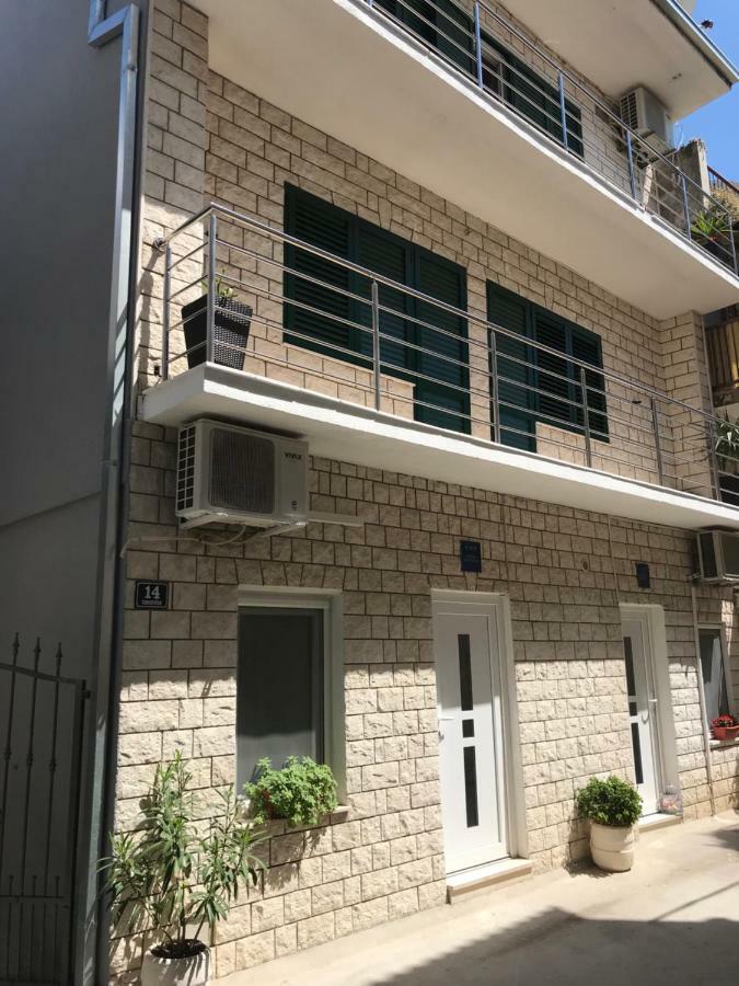 Studio Apartment Legcevic Kaštela Eksteriør bilde