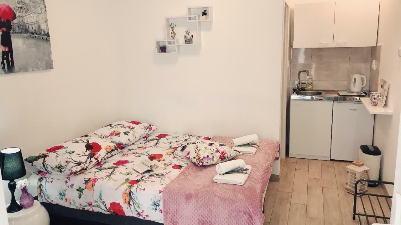 Studio Apartment Legcevic Kaštela Eksteriør bilde