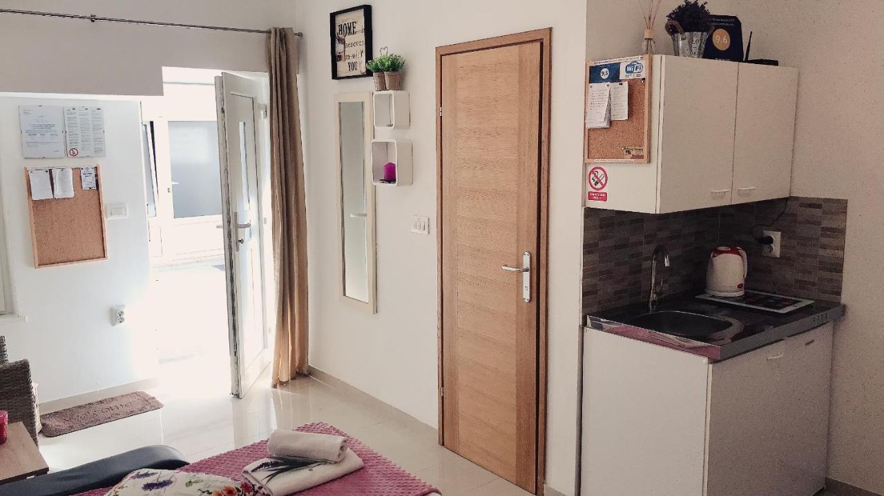 Studio Apartment Legcevic Kaštela Eksteriør bilde